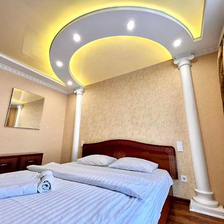 Apartpoltava Двокімнатні Апартаменти, До 6 Спальних Місць, Кутова Ванна, Корпусний Парк, Документи Для Відрядження 외부 사진
