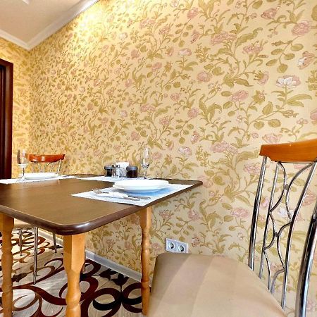 Apartpoltava Двокімнатні Апартаменти, До 6 Спальних Місць, Кутова Ванна, Корпусний Парк, Документи Для Відрядження 외부 사진