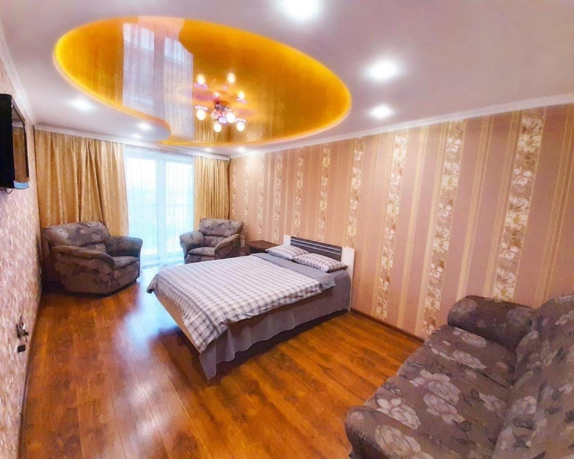 Apartpoltava Двокімнатні Апартаменти, До 6 Спальних Місць, Кутова Ванна, Корпусний Парк, Документи Для Відрядження 외부 사진