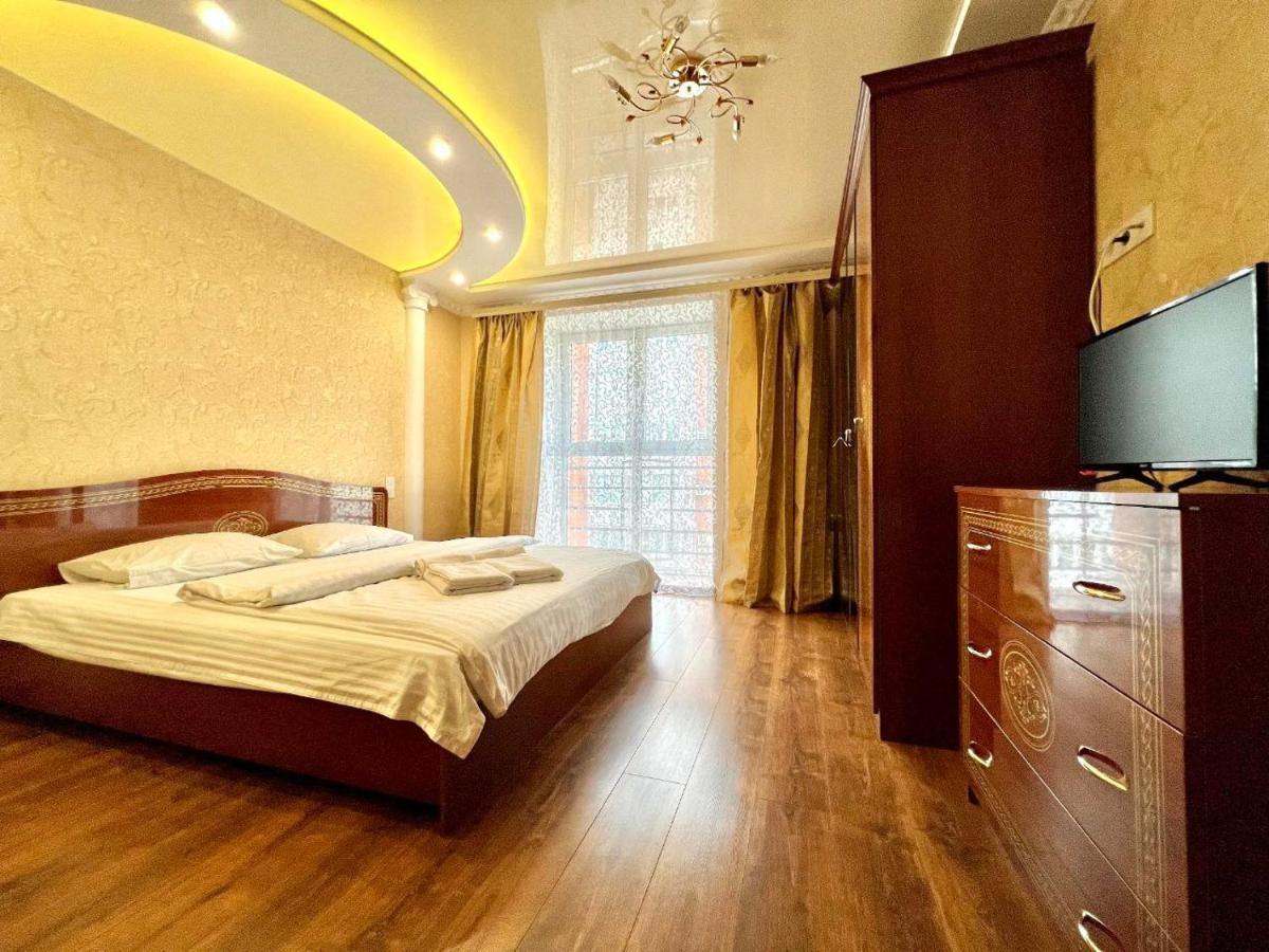 Apartpoltava Двокімнатні Апартаменти, До 6 Спальних Місць, Кутова Ванна, Корпусний Парк, Документи Для Відрядження 외부 사진