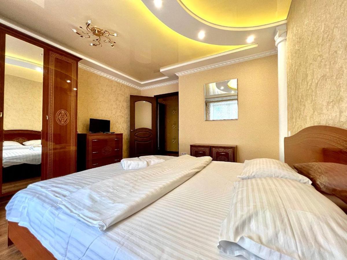Apartpoltava Двокімнатні Апартаменти, До 6 Спальних Місць, Кутова Ванна, Корпусний Парк, Документи Для Відрядження 외부 사진