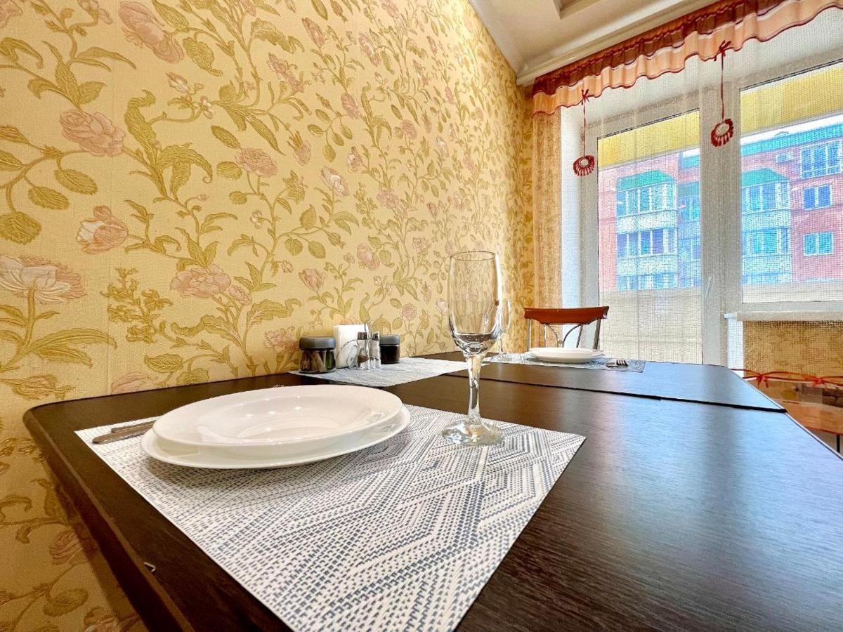 Apartpoltava Двокімнатні Апартаменти, До 6 Спальних Місць, Кутова Ванна, Корпусний Парк, Документи Для Відрядження 외부 사진